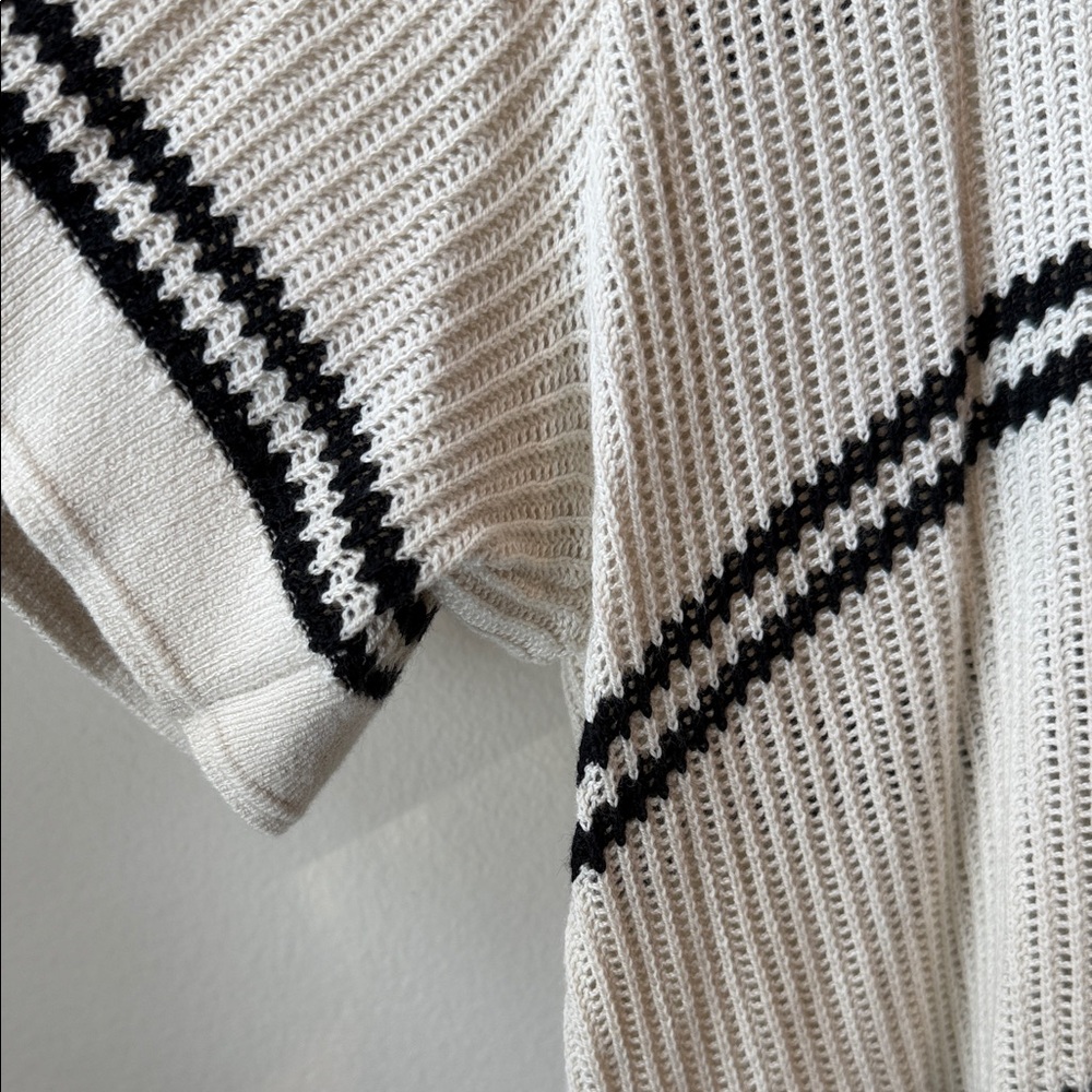 NWT Abercrombie & Fitch Cream and Black Knit Top - Picture 3 of 3
